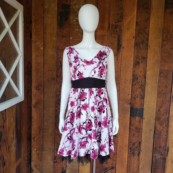 Hearts and RosesVintage Reproduction Floral Dress - Picture 1 of 11
